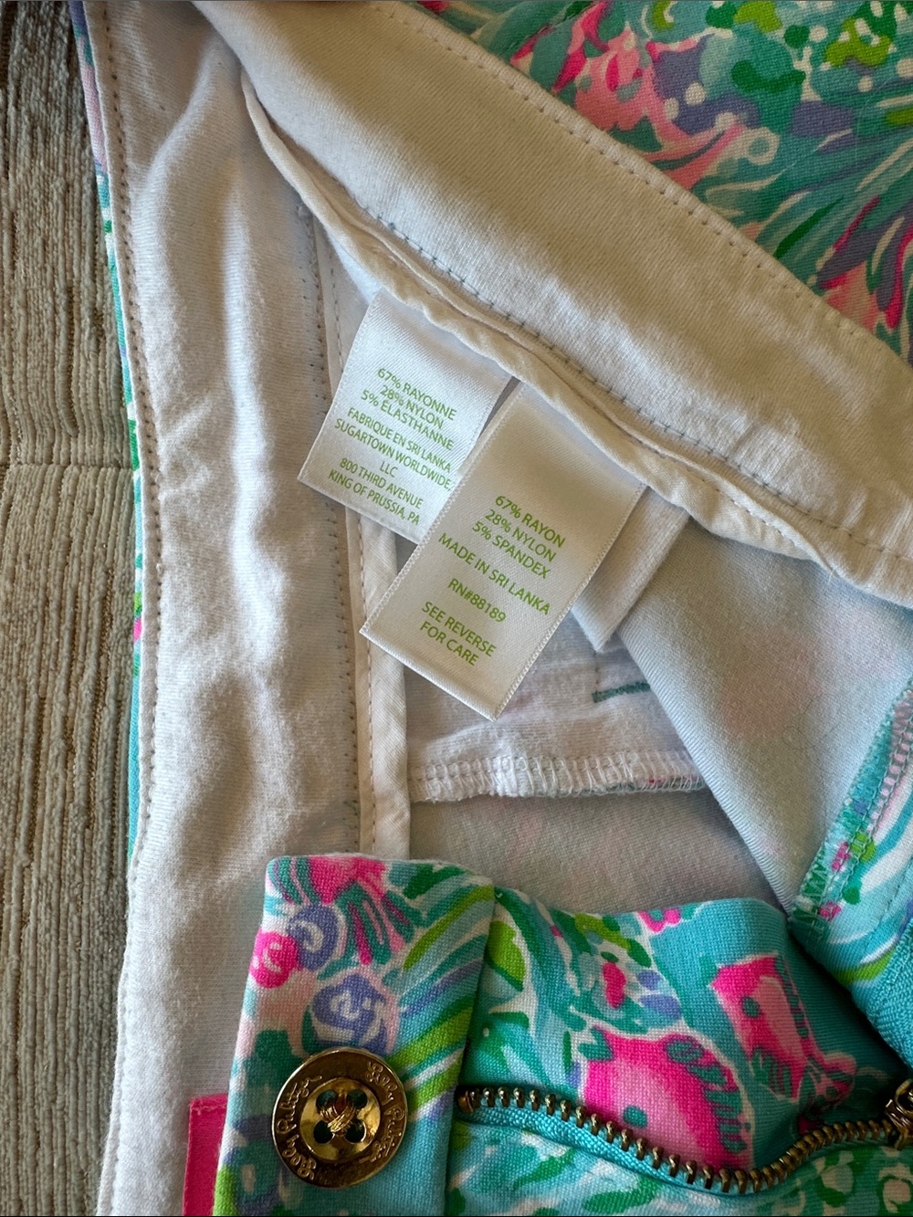 Lilly Pulitzer Luxletic Aqua/Pink Patterned Scallop Hem 5” inseam High Rise Shor - Picture 3 of 7